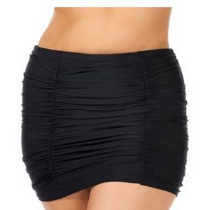 Slimming swim skirt NWT Torrid!